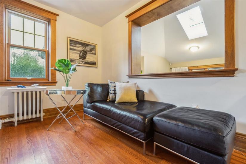 Property listing for 160 Dalewood Cres., Hamilton, ON