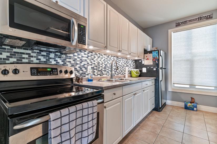 Property listing for 14 Fairview Ave, Hamilton, ON