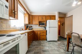 Property listing for 42 Beston Dr., Hamilton, Ontario