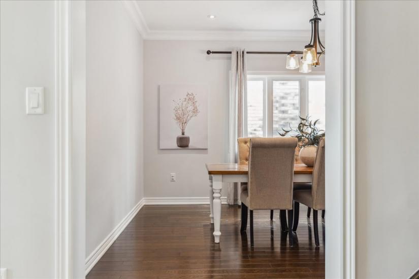 Property listing for 60 Pumpkin Pass, Binbrook, ON