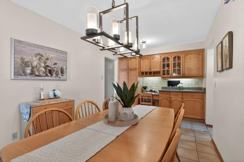 Property listing for 624 Seventh Ave., Hamilton, ON