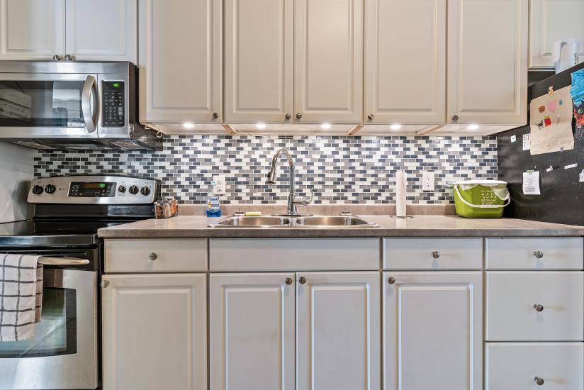 Property listing for 14 Fairview Ave, Hamilton, ON