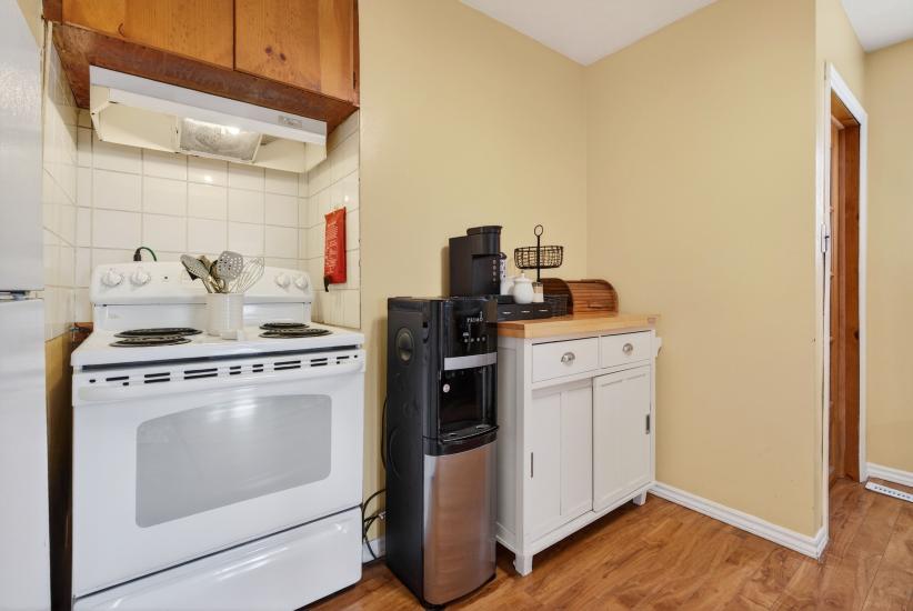 Property listing for 663 Tate Ave., Hamilton, ON