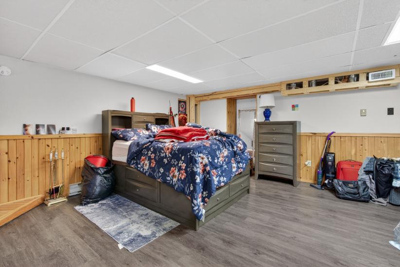 Property listing for #2-150 Ewen Rd., Hamilton, ON