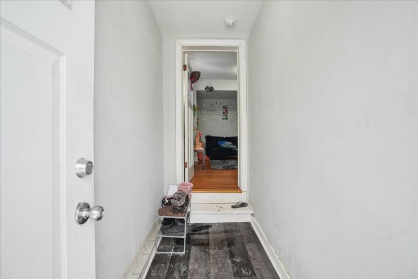 Property listing for 63 Pelham Rd., St. Catharines, ON