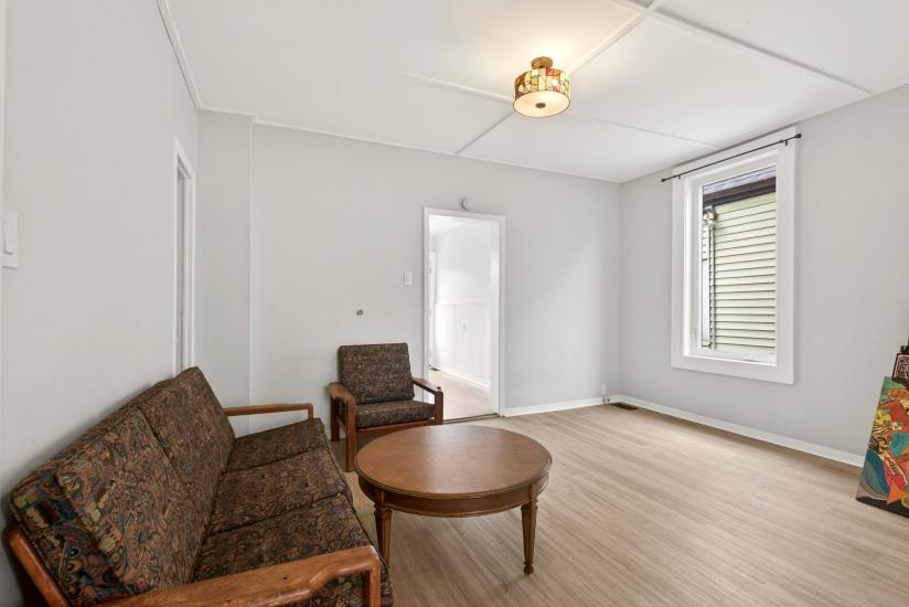 Property listing for 1236 Cannon St. E., Hamilton, ON