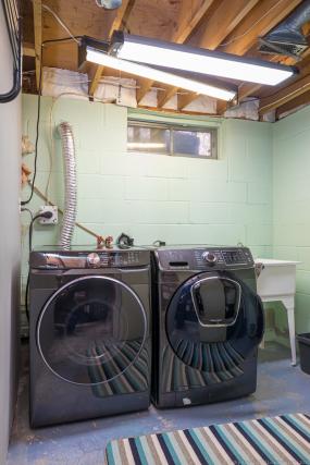 Property listing for 748 Garth St., Hamilton, Ontario