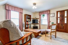 Property listing for 315 Park St. W., Dundas, Ontario