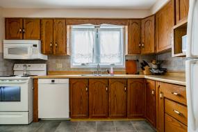 Property listing for 42 Beston Dr., Hamilton, Ontario