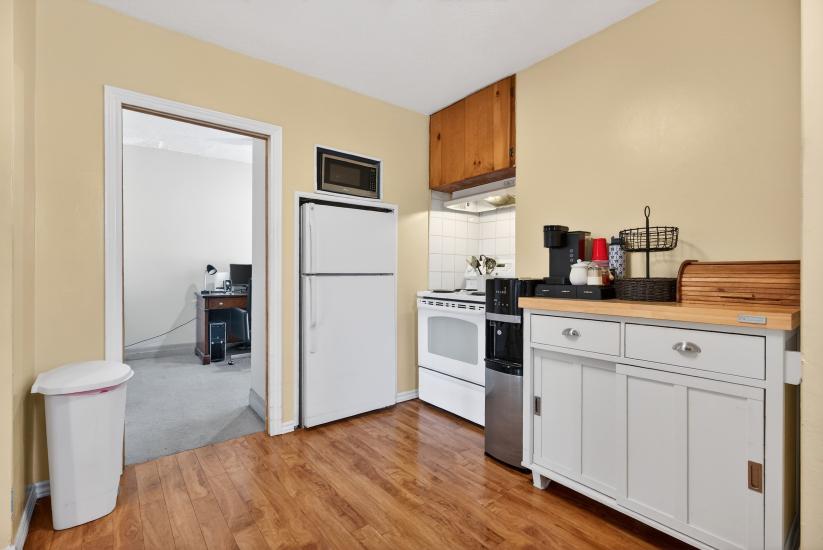 Property listing for 663 Tate Ave., Hamilton, ON