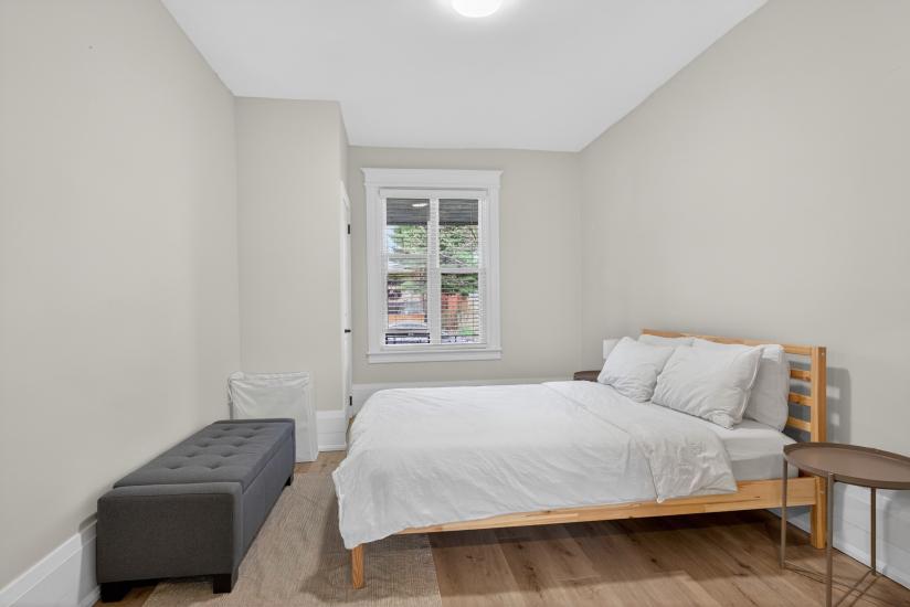 Property listing for 11 Barnesdale Ave. N., Hamilton, ON