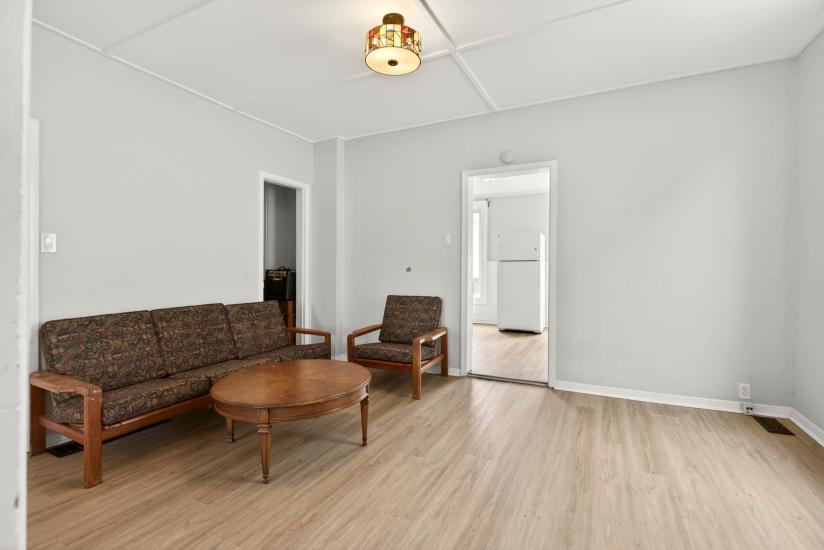 Property listing for 1236 Cannon St. E., Hamilton, ON