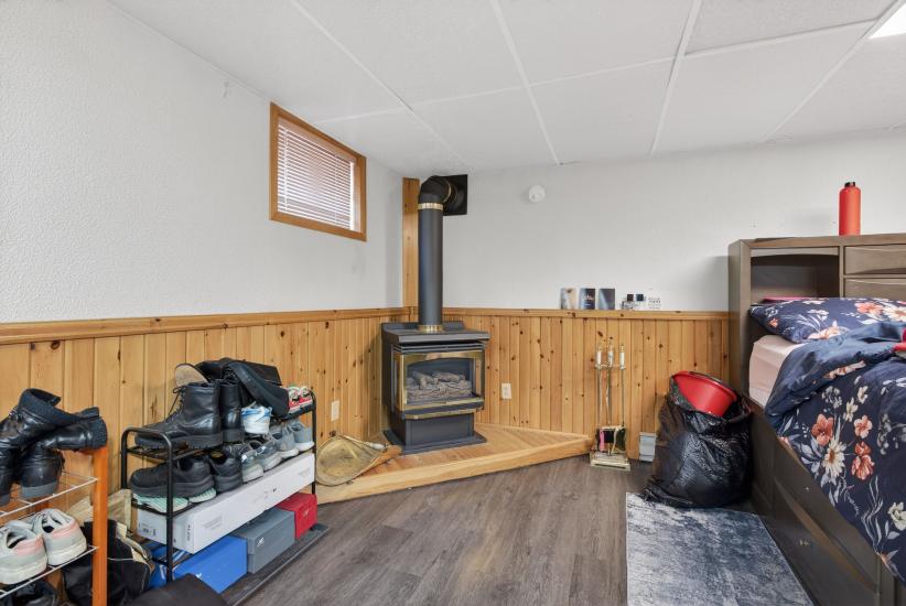 Property listing for #2-150 Ewen Rd., Hamilton, ON