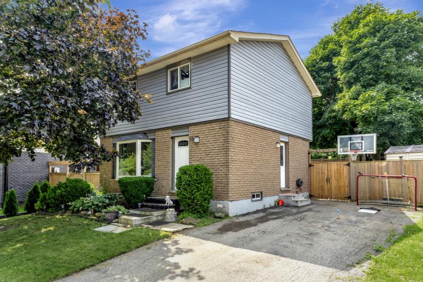 Property listing for 20 Bywood Cres., Stoney Creek, ON