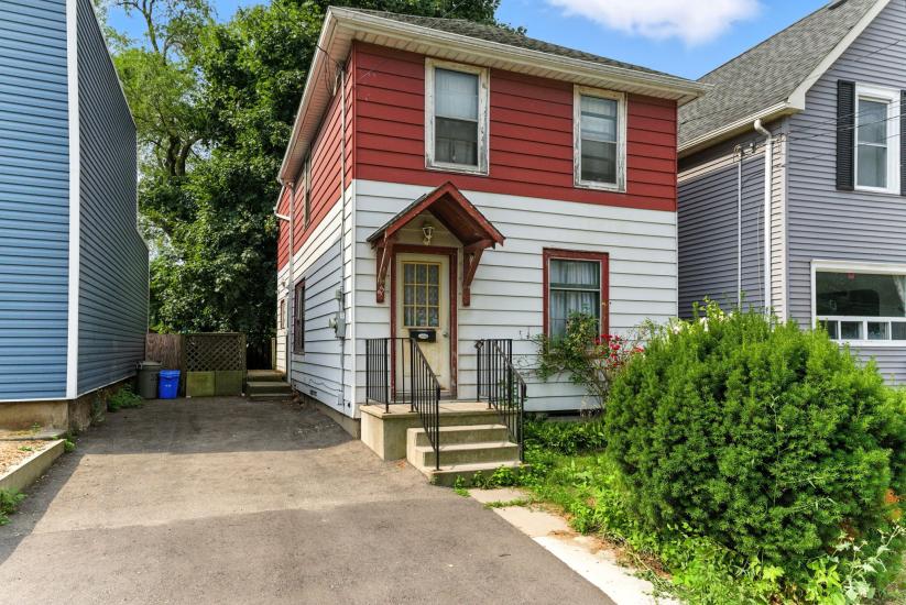 Property listing for 55 Jones St., Hamilton, ON