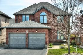 Property listing for 39 Benvenuto Cres., Hamilton, ON