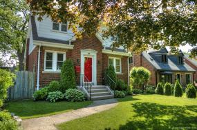 Property listing for 3 Tweedsmuir Ave., Dundas, ON