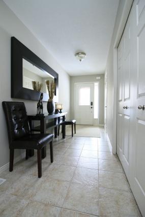 Property listing for 85 Meadow Wood Cres., Stoney Creek, ON