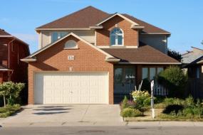 Property listing for 134 Locheed Dr., Hamilton, ON