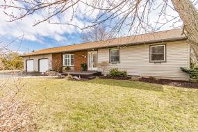 Property listing for 9 Barbara St., Smithville, Ontario