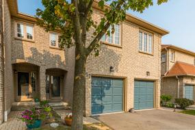 Property listing for #27-75 Ryan's Way, Waterdown, ON
