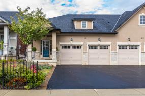 Property listing for 10 Kopperfield Lane, Glancaster, ON