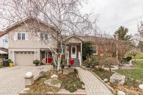 Property listing for 128 York Rd., Dundas, ON
