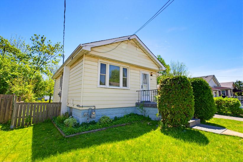 Property listing for 257 West 2nd St., Hamilton, ON