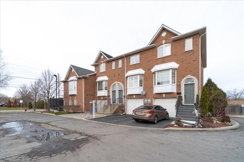 Property listing for #3-437 Highway 8, Stoney Creek, ON