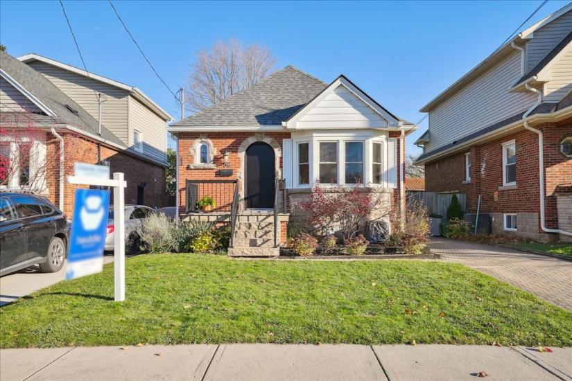 Property listing for 56 Uplands Ave., Hamilton, ON
