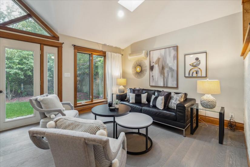 Property listing for 160 Dalewood Cres., Hamilton, ON