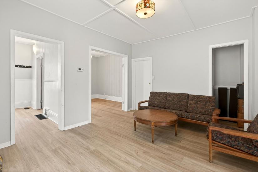 Property listing for 1236 Cannon St. E., Hamilton, ON