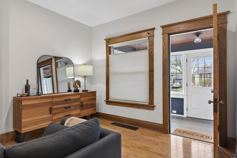Property listing for 105 Highland Ave., St. Catharines, ON