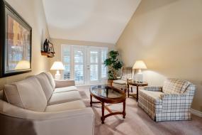 Property listing for 22 Red Haven Dr., Grimsby, ON