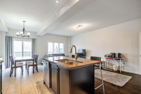 Property listing for #5-370 Stonehenge Dr., Ancaster, ON