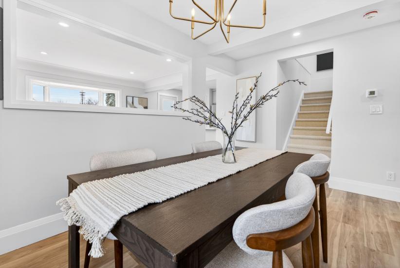 Property listing for 330 East 15th St, Hamilton, ON