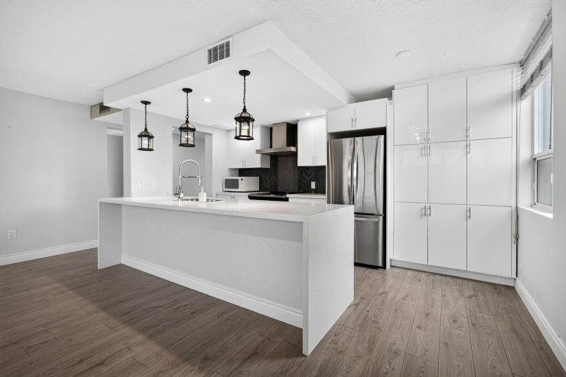 Property listing for #1106-120 Duke St., Hamilton, ON