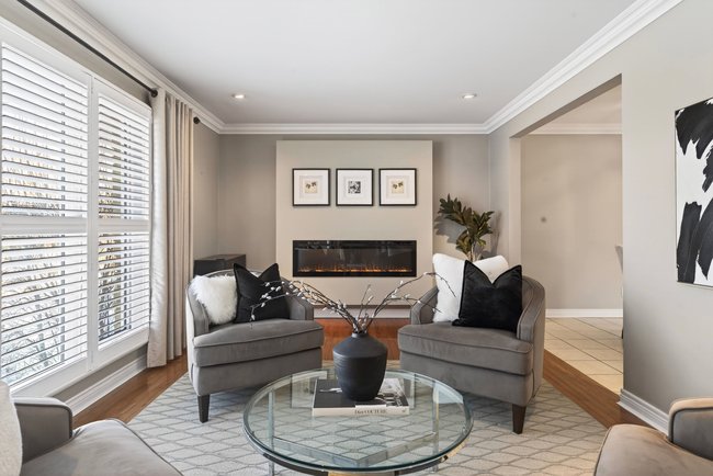 Property listing for 35 Shalfleet Blvd., Brantford, ON