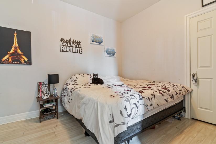 Property listing for 14 Fairview Ave, Hamilton, ON