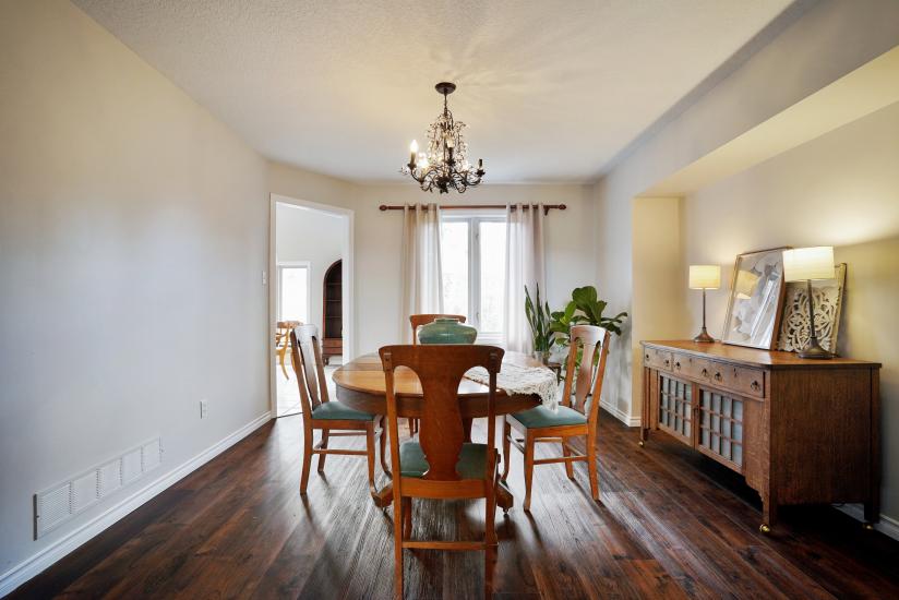 Property listing for 154 Hepburn Cres., Hamilton, ON