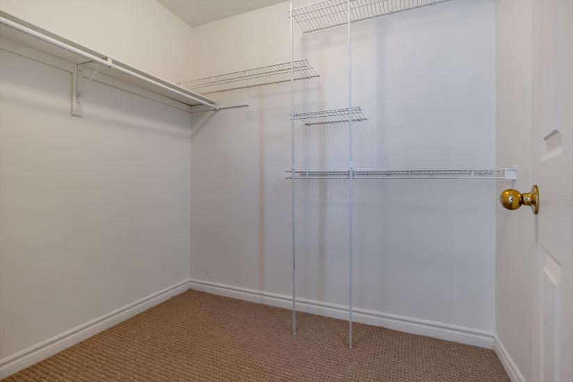 Property listing for #24-39 Pinewoods Dr., Stoney Creek, Ontario