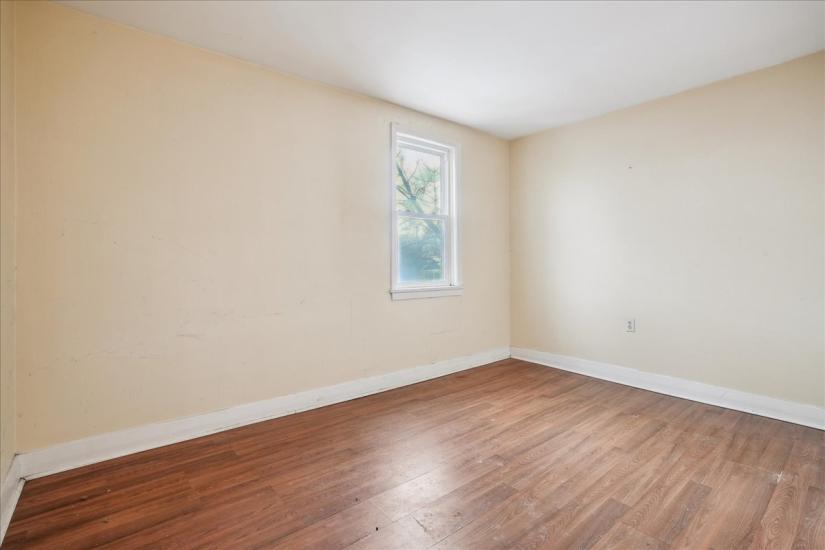 Property listing for 63 Pelham Rd., St. Catharines, ON