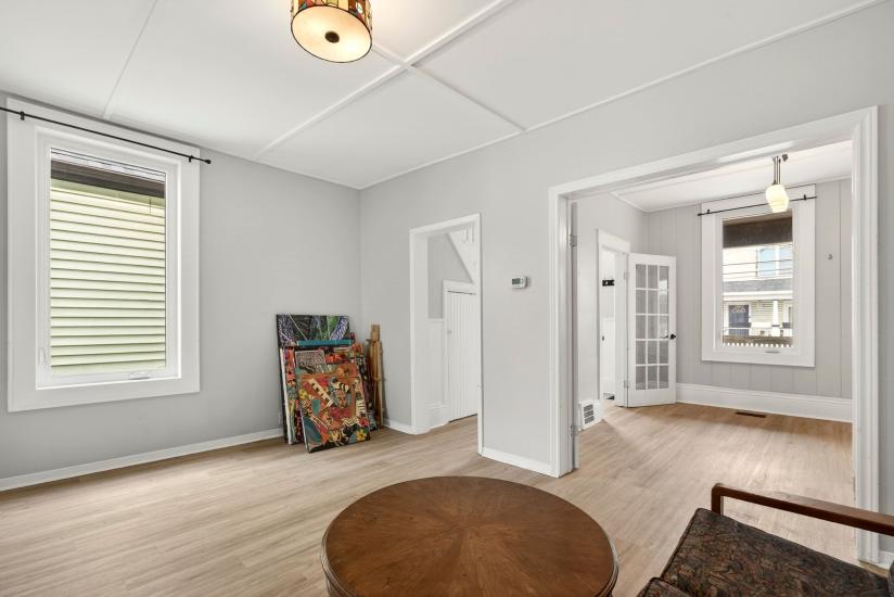 Property listing for 1236 Cannon St. E., Hamilton, ON