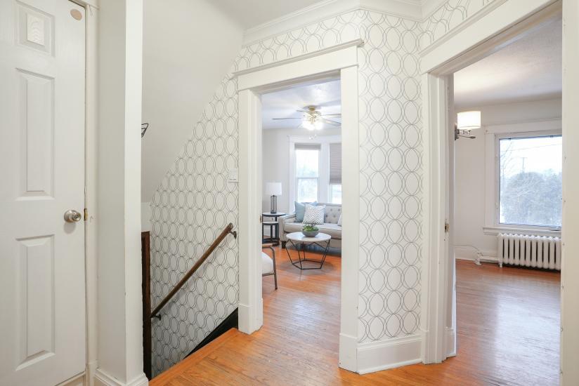 Property listing for 115 Balsam Ave S, Hamilton, ON