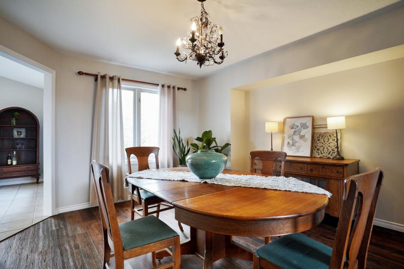 Property listing for 154 Hepburn Cres., Hamilton, ON