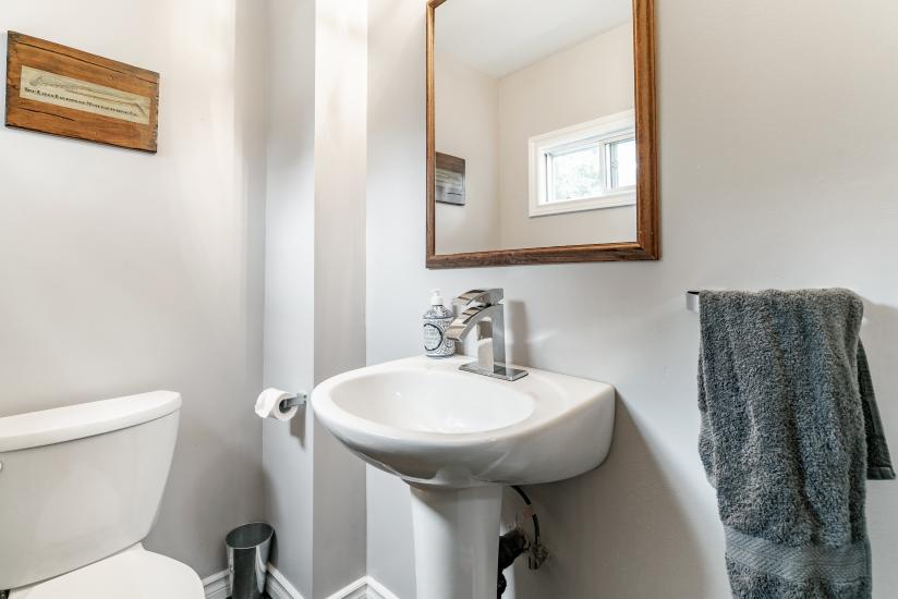 Property listing for 9 Blythe St., Hamilton, ON