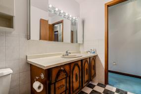 Property listing for 42 Beston Dr., Hamilton, Ontario