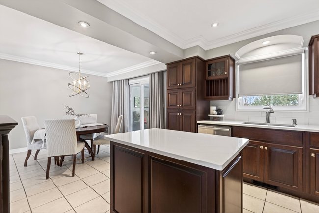Property listing for 35 Shalfleet Blvd., Brantford, ON