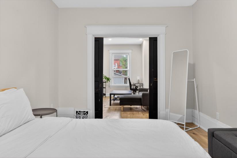 Property listing for 11 Barnesdale Ave. N., Hamilton, ON