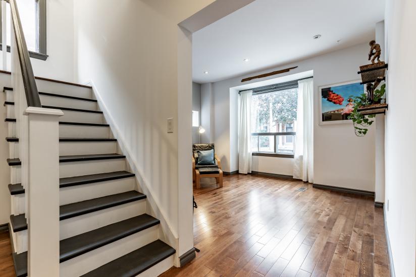 Property listing for 9 Blythe St., Hamilton, ON